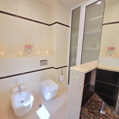 Miete einer geräumigen 4-Zimmer-Wohnung in St. St. Constantine and Helena, Varna, Bulgarien